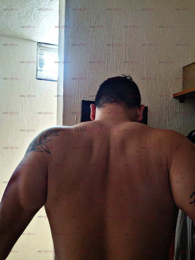 FOTOS DE HOMBRE RELAJADO, CABALLEROSO Y MUY FOGOZO