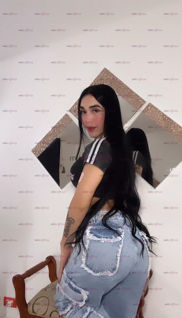 FOTOS DE HERMOSA TETONA Y MUY FEMENINA DISPUESTA A TODO