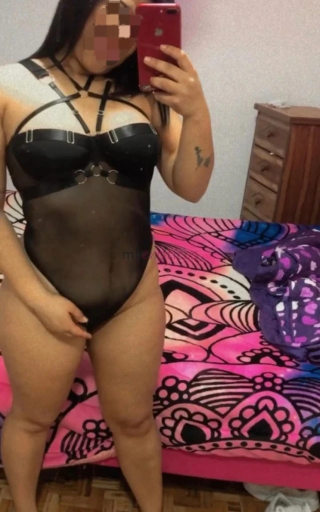 Hola mis amores el servicio incluye trato de pololosoral poiciones que desees bailes exoticos y masajes eroticos todo con preservativos estoy para cum...