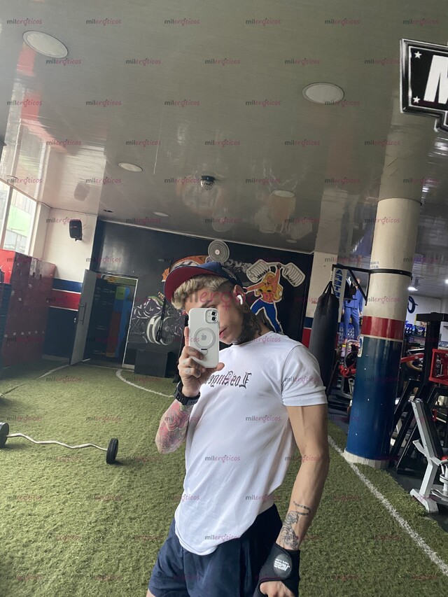 FOTOS DE VERSATIL NUEVO TATUADO DISPONIBLE BUCARAMANGA