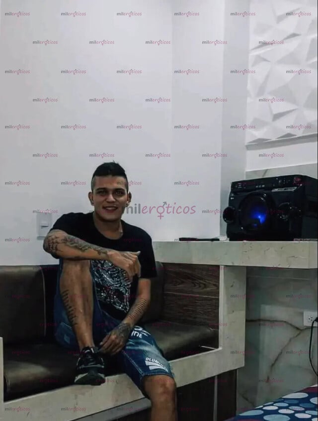 FOTOS DE HOLA SOY SEBASTIAN UN CHICO MUY CALIENTE Y DISPUESTO A HACER LO QUE QUIERAS