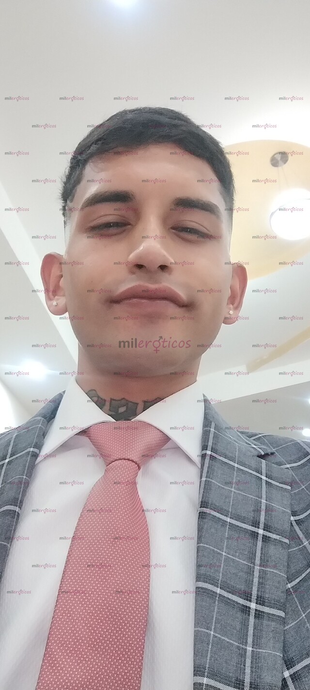 FOTOS DE ME LLAMO JOSÉ, TENGO 20 AÑOS Y ESTUDIO Y JUEGO FUT