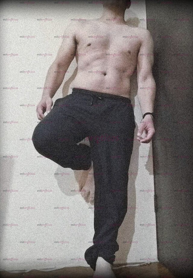 FOTOS DE SOY GERARDO, TENGO 22 AÑOS VENGO DEL NORTE Y ESTARÉ UNOS MESES EN MÉRIDA.