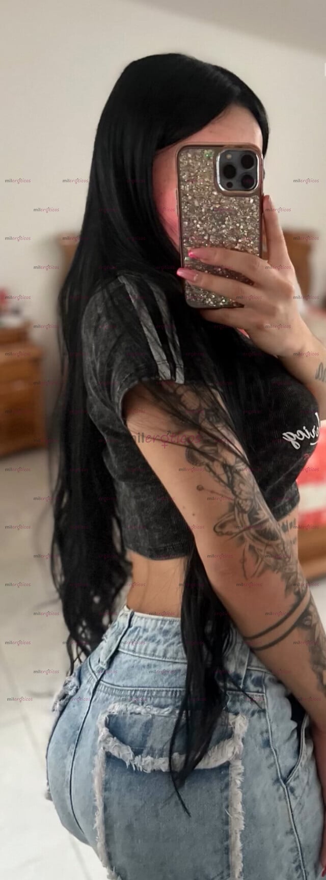 FOTOS DE HERMOSA TETONA Y MUY FEMENINA DISPUESTA A TODO