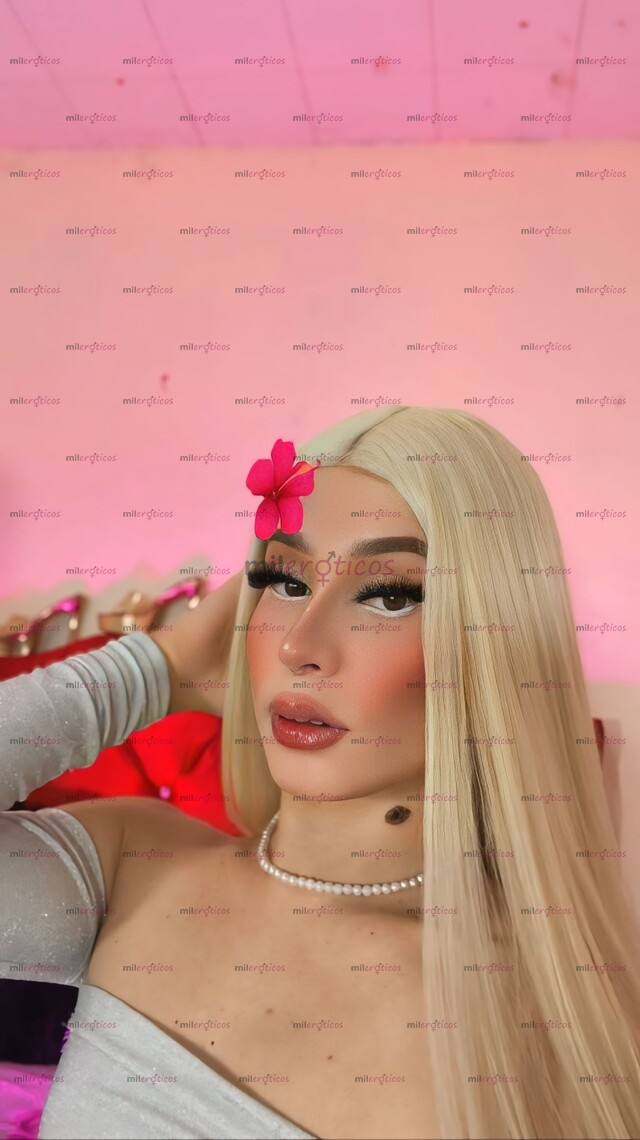 FOTOS DE LINDA MONA CON UNA POLLA DE 23CM Y UN CULO DE IMPACTO!!