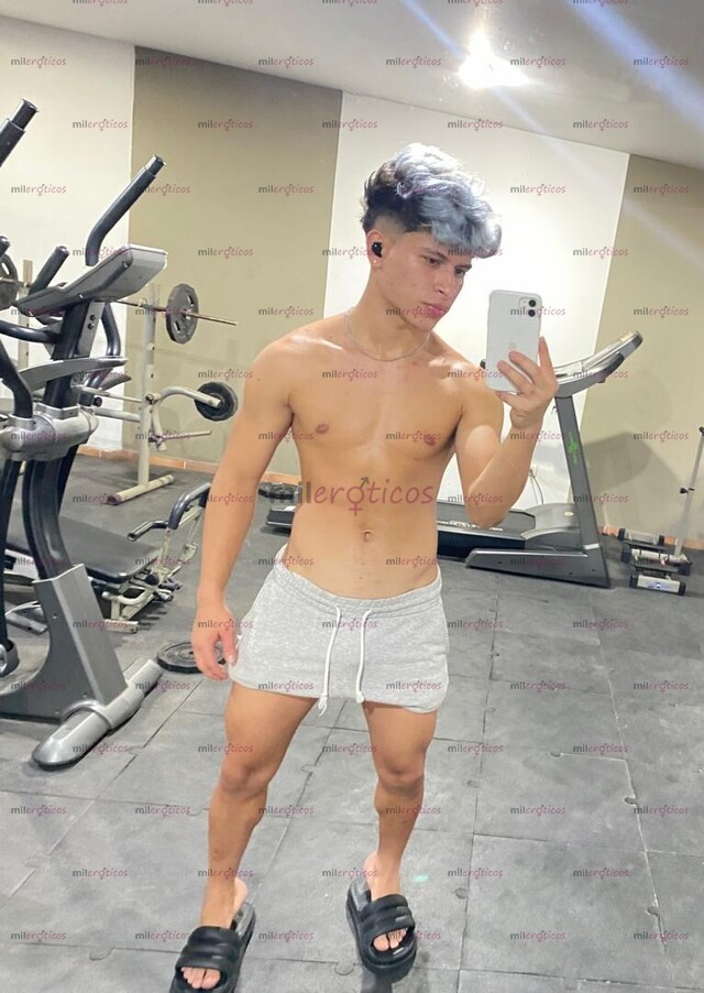 FOTOS DE LINDO CHICO PASIVO CON UN RICO CULO, DISPUESTO A COMPLACERTE.