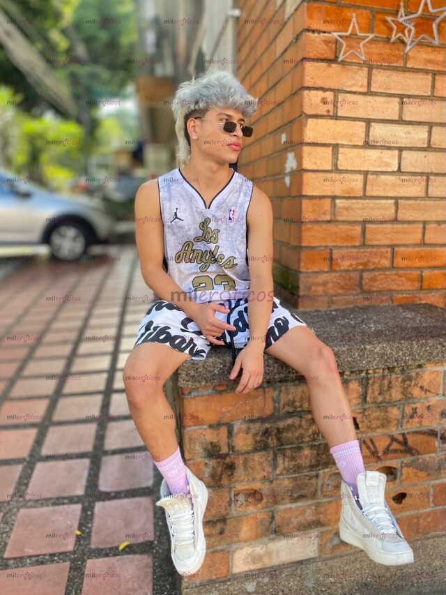 FOTOS DE LINDO CHICO PASIVO CON UN RICO CULO, DISPUESTO A COMPLACERTE.