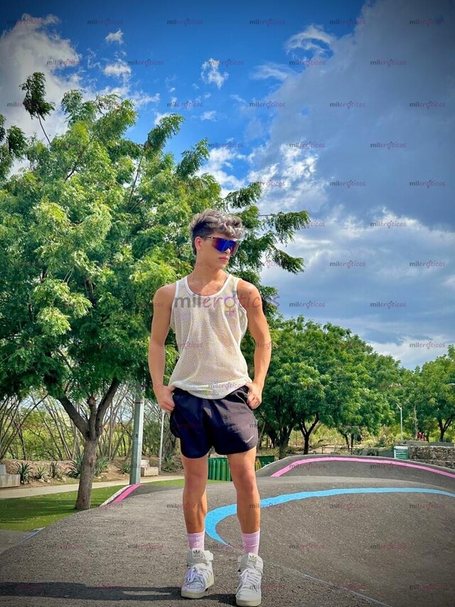 FOTOS DE LINDO CHICO PASIVO CON UN RICO CULO, DISPUESTO A COMPLACERTE.
