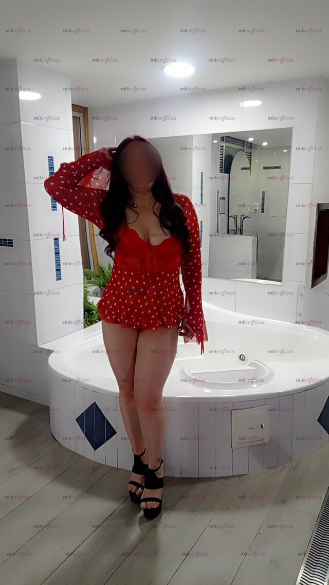 FOTOS DE EXOTICA MUJER CON UN CUERPO ESPECTACULAR MUY CARIÑOSA