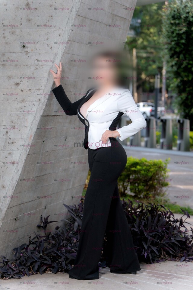 FOTOS DE BIANCA MILF, CHICHONA, NALGONA, EXUBERANTE Y MUY CALIENTE