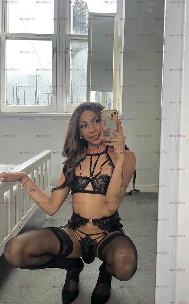 Hola amores me llamo juana col soy una trans de 22 anos con una polla hermosa cuerpo delgado y modales refinados me adapto a todo lo que quieras a mi...