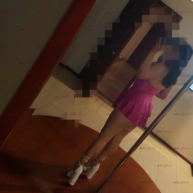 FOTOS DE BELLA DAMA NUEVA EN EL AMBIENTE ESTUDIANTE DE CONTABILIDAD