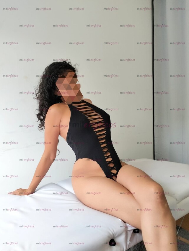 FOTOS DE KAREN, MASAJISTA DELGADITA, MORENA, CACHONDA Y MUY COMPLACIENTE...