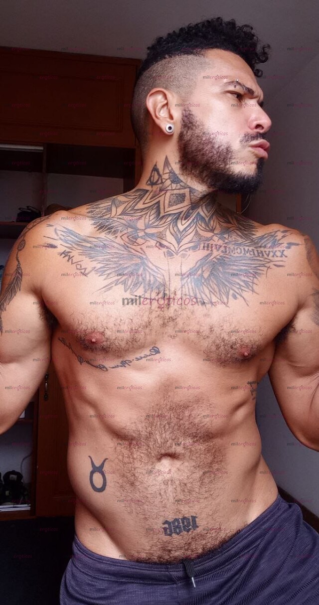FOTOS DE TU MACHO: FOSTER, VARON, TATUADO BUENA VERGA, COMPLACIENTE