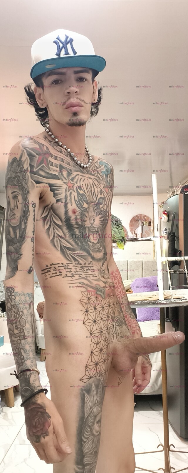 FOTOS DE FLACO BLANCO TATUADO VERGON MORBOSO FETICHERO