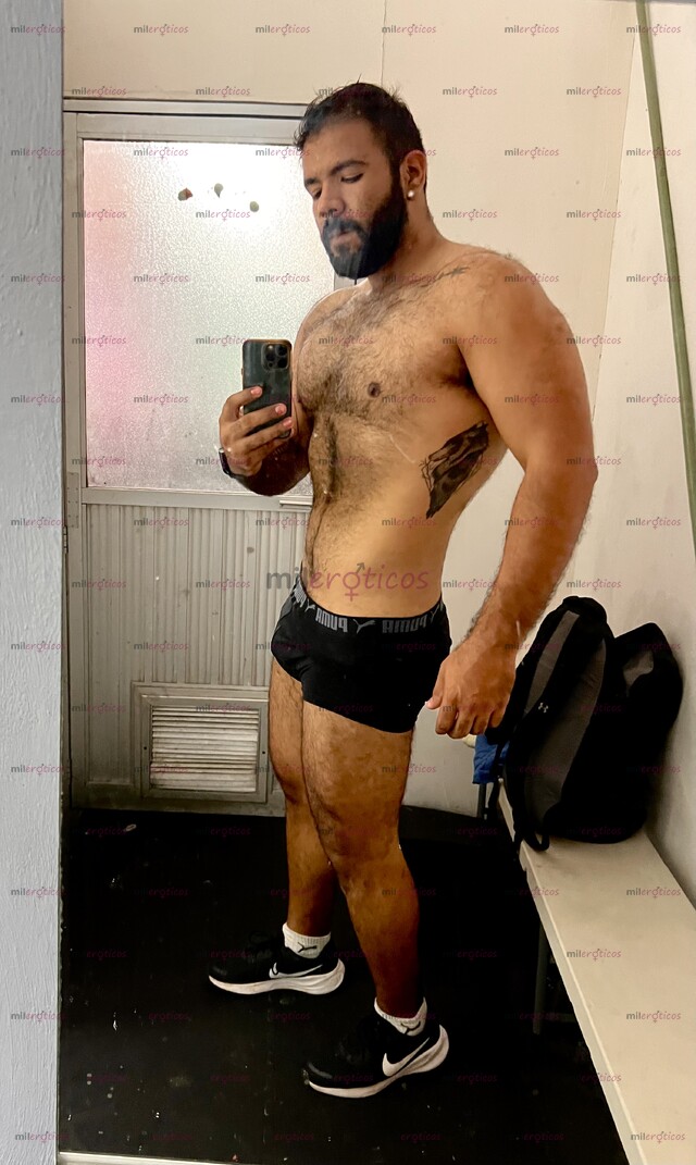 FOTOS DE HOMBRE VARONIL, VELLUDO Y GUAPO. LISTO PARA HACERTE PASAR MOMENTOS INCTRIBLES!!