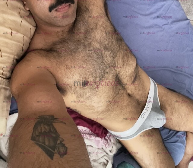 FOTOS DE HOMBRE VARONIL, VELLUDO Y GUAPO. LISTO PARA HACERTE PASAR MOMENTOS INCTRIBLES!!