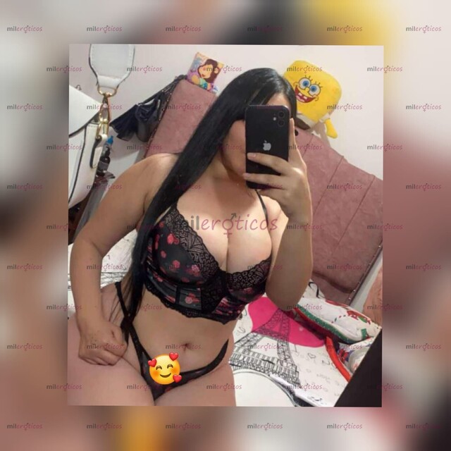 FOTOS DE UNIVERSITARIA CON EL CABELLO HASTA LAS NALGAS Y GRANDES TETAS