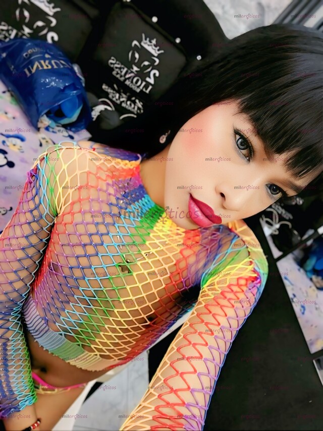 FOTOS DE POLLITA MUY FEMENINA DOTADA VERSÁTIL Y CON SITIO