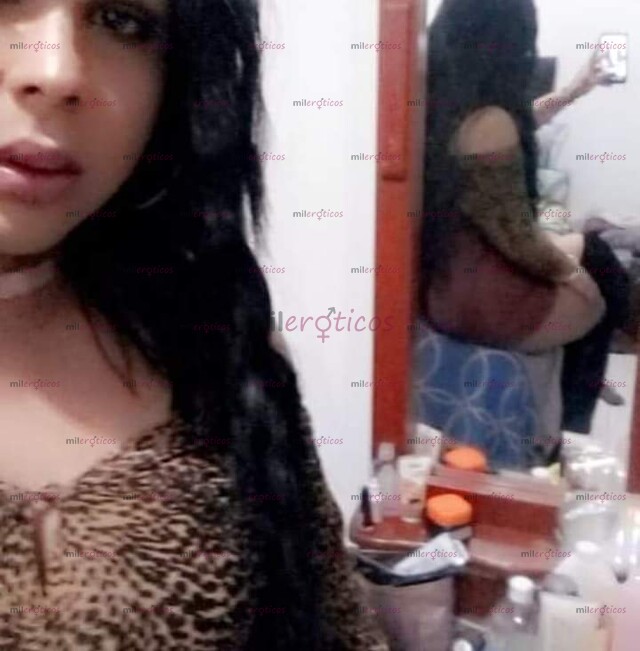 FOTOS DE EXQUISITA NIÑA CULITO APRETADO HAGO UN RICO ORAL ENSALIBADO UNA PERRITA CARIÑOSA