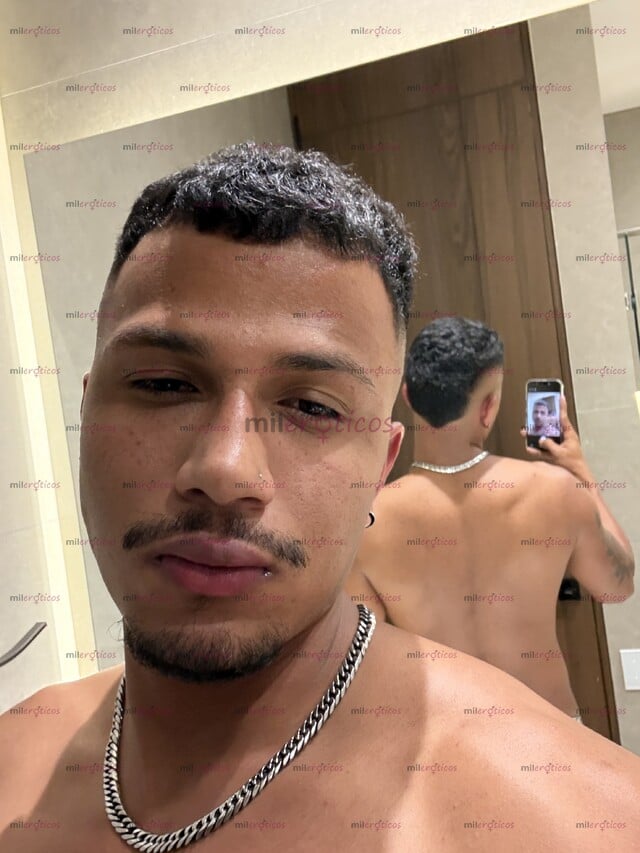 FOTOS DE ACÁ UN MORENITO ALTO Y SEXY DISPONIBLE PARA TI