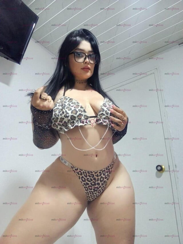 FOTOS DE MAMASITA ADICTA AL MORBO CON BUENAS TETAS Y BUEN CULO FOGOSA!