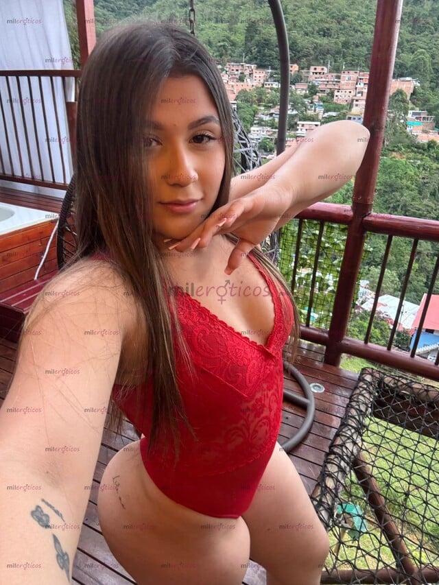 FOTOS DE LUNA UNA JOVEN ARDIENTE Y DISPUESTA A COMPLACERTE