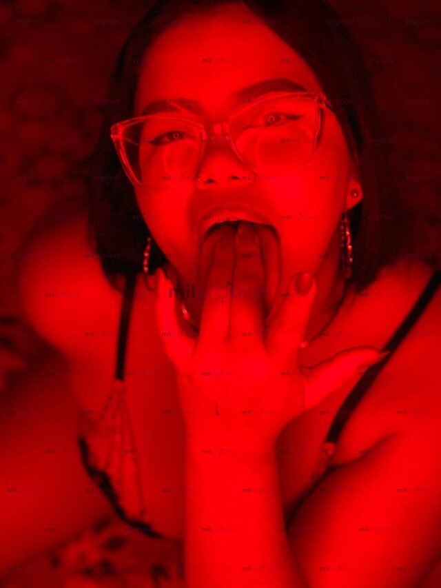 FOTOS DE DANIELA..JOVEN,SIMPÁTICA,CALIENTE, CON GANAS DE CONOCER CABALLEROS EXIGENTES!