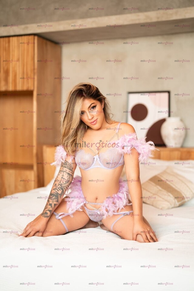 FOTOS DE UNA CHICA MUY CALIENTE, Y SEXY. LISTA PARA COMÉRTELA AMORE
