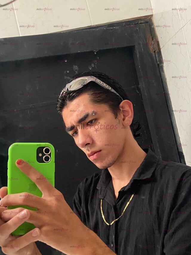 FOTOS DE JOVEN PASIVO SUMISO COMPLA IENTE DE 19 AÑOS BUSCANDO UNA RICA VERGA PARA CHUPAR