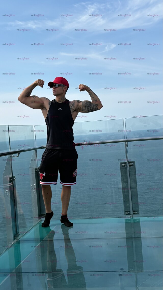 FOTOS DE MACHO CALIENTE MORBOSO,BRASOS GRANDES Y VERGA LECHERA