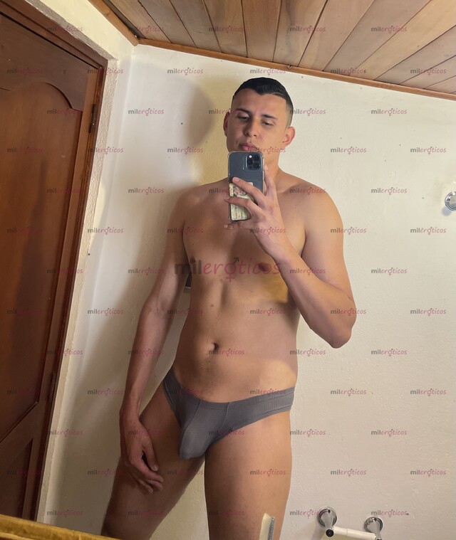 FOTOS DE PAISA VARONIL VERSÁTIL ALTO 1.95 DE ESTATURA SERIO MORBOSO CARIÑOSO Y ASEADO