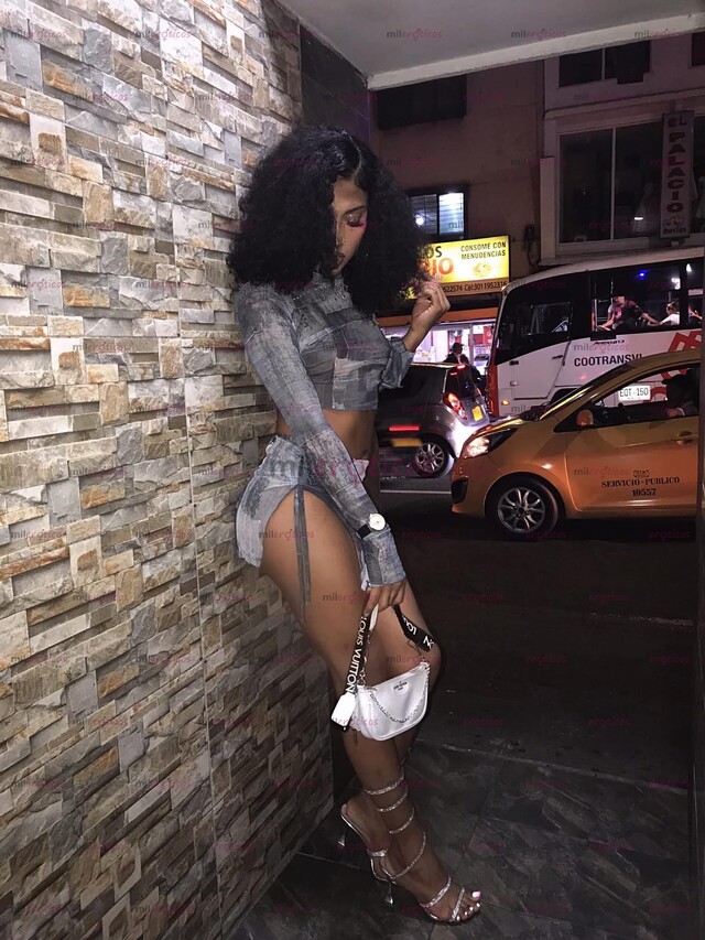 FOTOS DE LA MORENA, MÁS HERMOSA, SEXY VERSÁTIL, DOTADA, QUE VERÁS AQUÍ