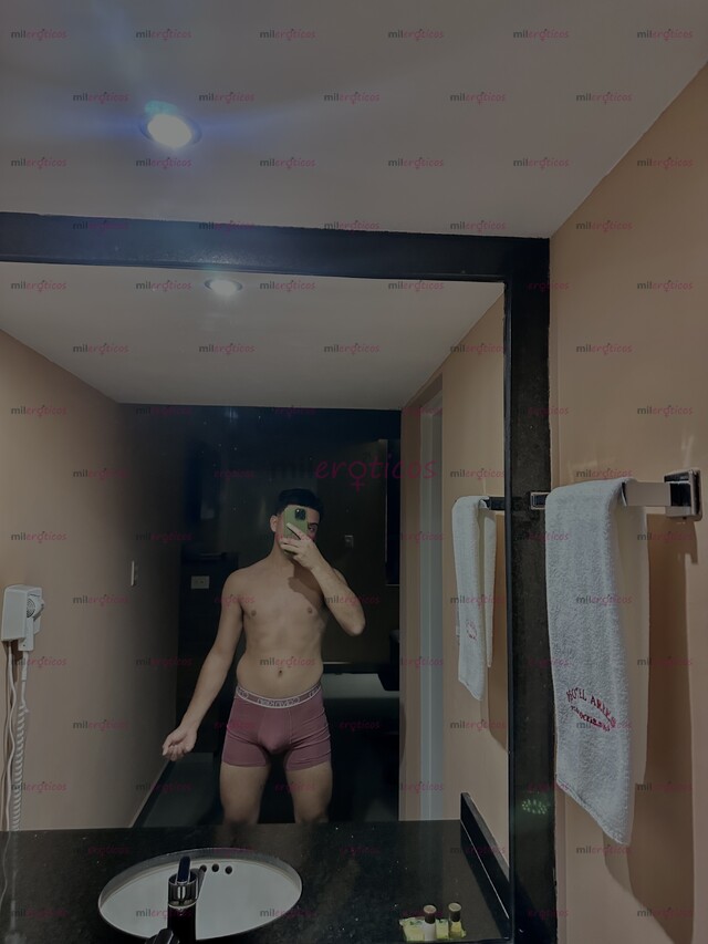 FOTOS DE MORENO CANDENTE DE 23 AÑOS LISTO PARA CULMINAR TUS DESEOS SEXUALES AQUÍ EN TU CI
