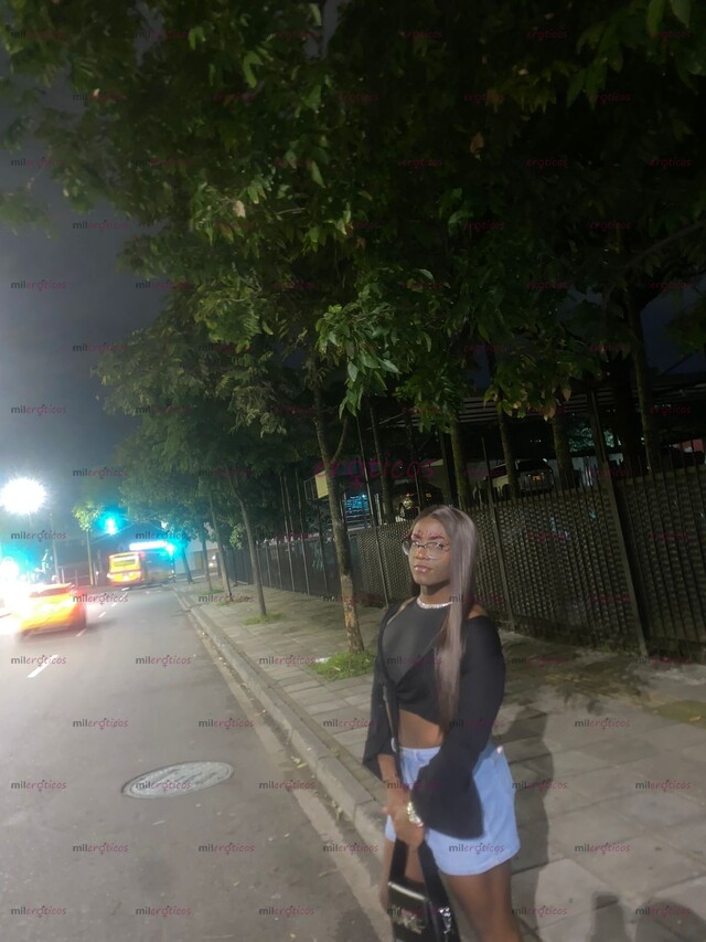 FOTOS DE SITIO: CRIS NENA VERSÁTIL COMPLACIENTE Y MUY LECHERA DOMICILIO