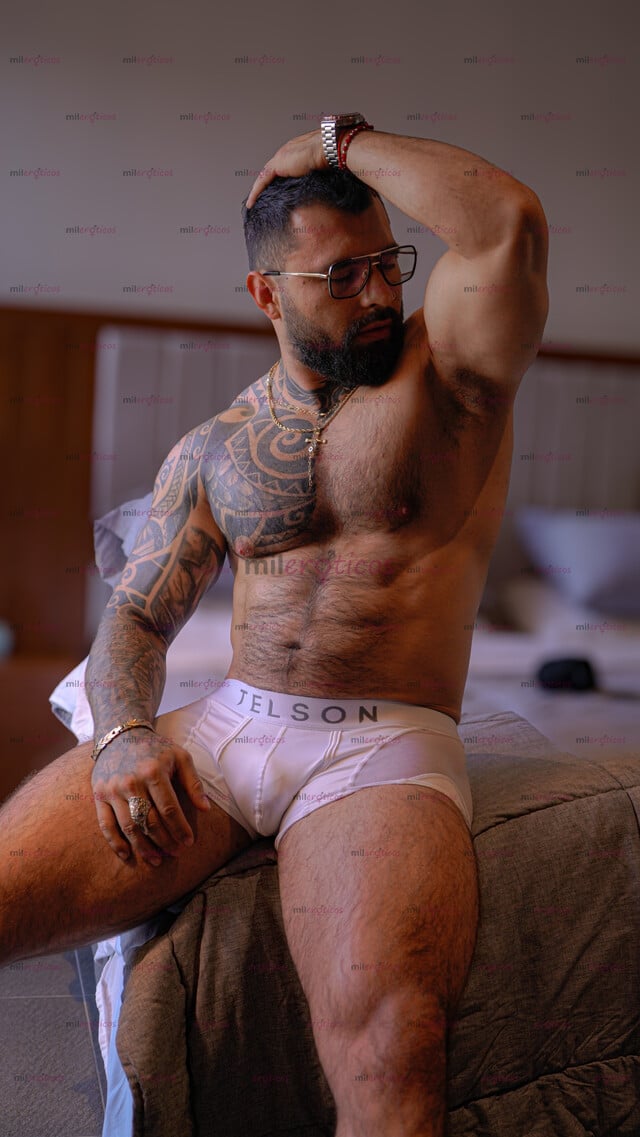 FOTOS DE EXTRANJERO CON PORTE MASCULINO MASAJISTA Y CREADOR DE EXPERENCE