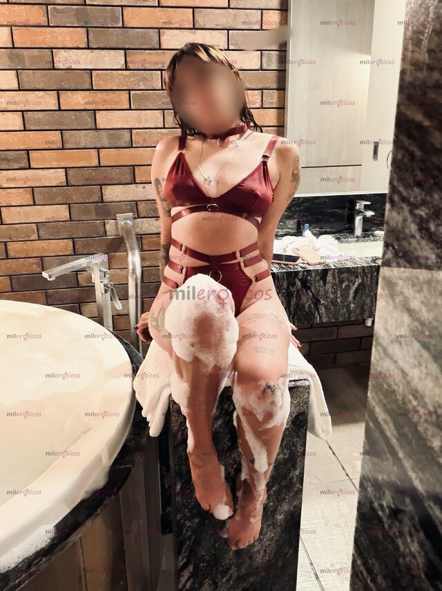 FOTOS DE JOVEN , SEXI , HERMOSA , SOY CORALINE , SOY EL PLACER DEL BUEN GUSTO , CON LUGAR