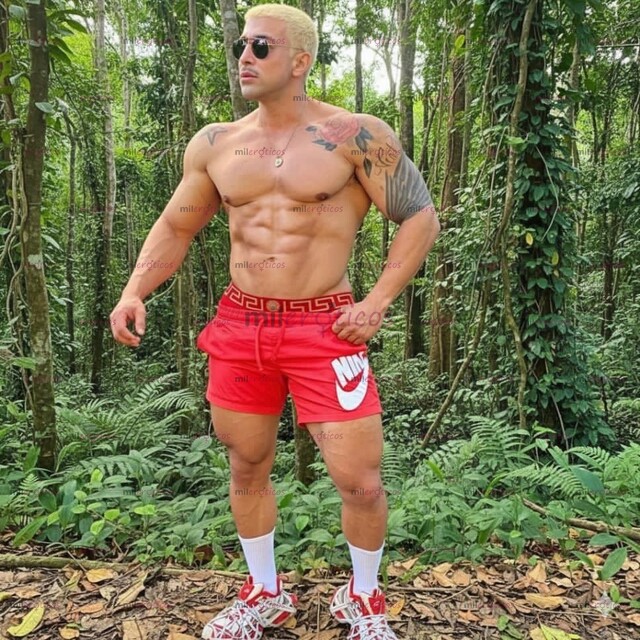 FOTOS DE VISITING MUSCULOSO VERGA GRUESSA VERSATIL