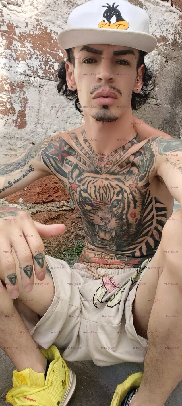 FOTOS DE FLACO ACTIVO BLANCO TATUADO MORBOSO CON SITIO