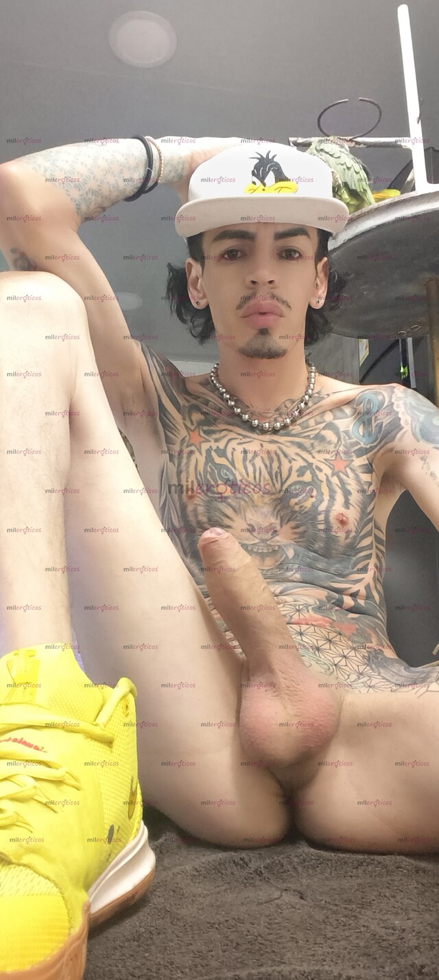 FOTOS DE FLACO ACTIVO BLANCO TATUADO MORBOSO CON SITIO