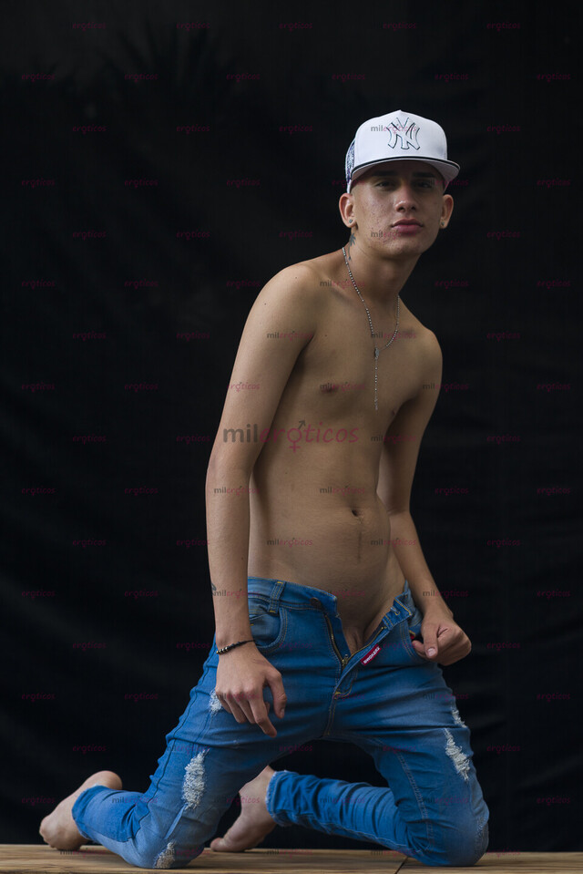 FOTOS DE SOY DAVID DESTROZA CULOS, DOTADO CON 22CM GRUESO Y DURO PARA ROMPERTE ESE CULO