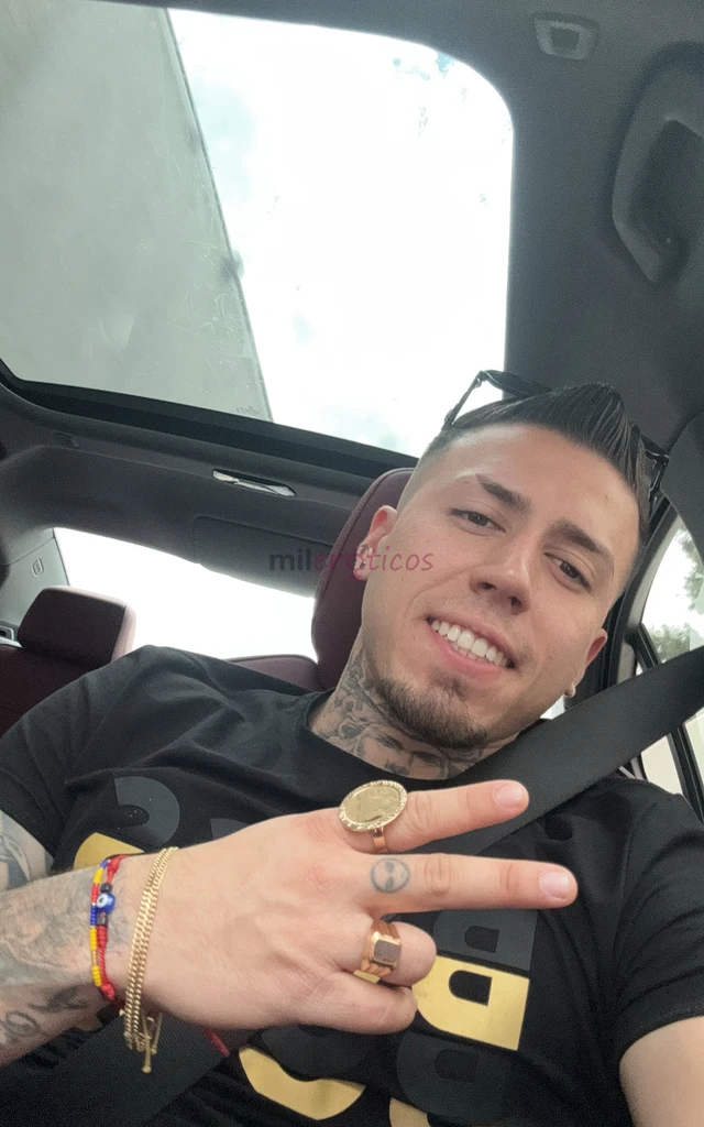 Escort colombiano 25 anos soy de santiago y atiendo solo a mujeres cumplo todas tus fantasias soy dotado y voy a domicilio o motel soy muy caliente at...