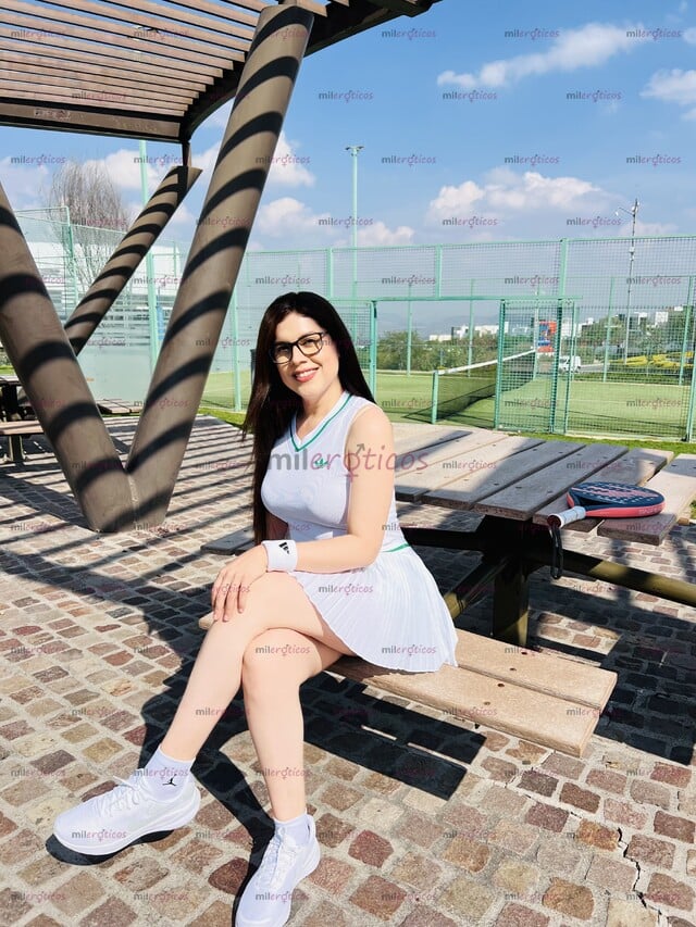 FOTOS DE MUJER TRANS MUY RICA DE PIEL BLANCA, ALTA, DELGADA Y BONITA SIN TANTO MAQUILLAJE
