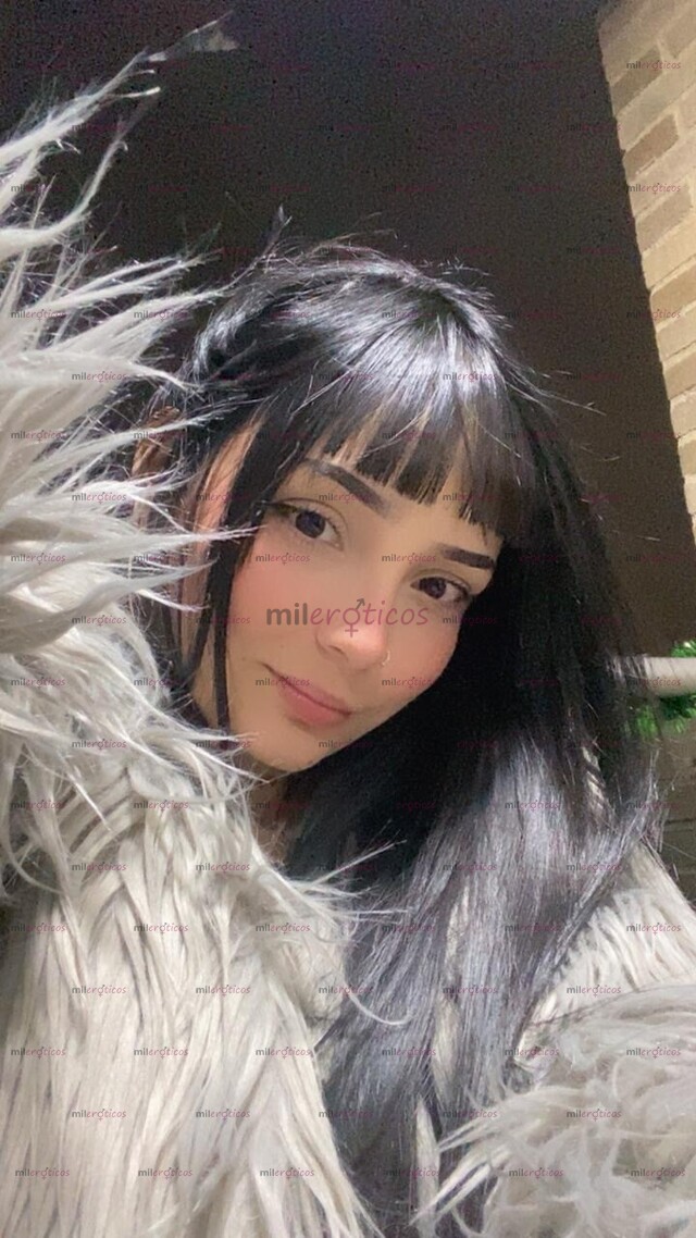 FOTOS DE HOLA SOY EMMA FLAQUITA PELINEGRA LISTA PARA TI