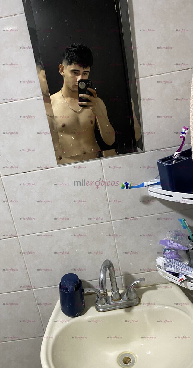 FOTOS DE SOY EXPERTO CHUPANDO CULO SOY ALTO BLANCO BARBÓN GUAPO TE OFREZCO BUEN SERVICIO