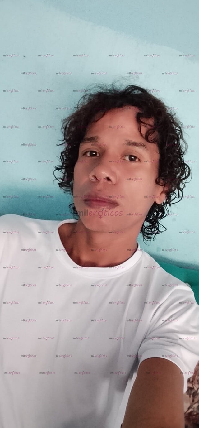 FOTOS DE SOY TRIGUEÑO DELGADO DE CABELLO CRESPO PESO 54 KILOS MIDO 168 DE ESTATURA