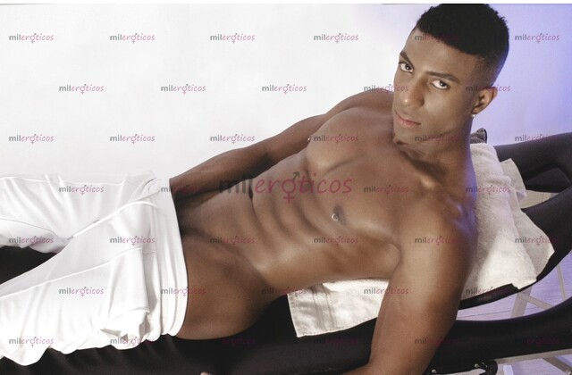 FOTOS DE MASAJISTA EROTICO DISPUESTO A CUMPLIR TUS FANTASÍAS