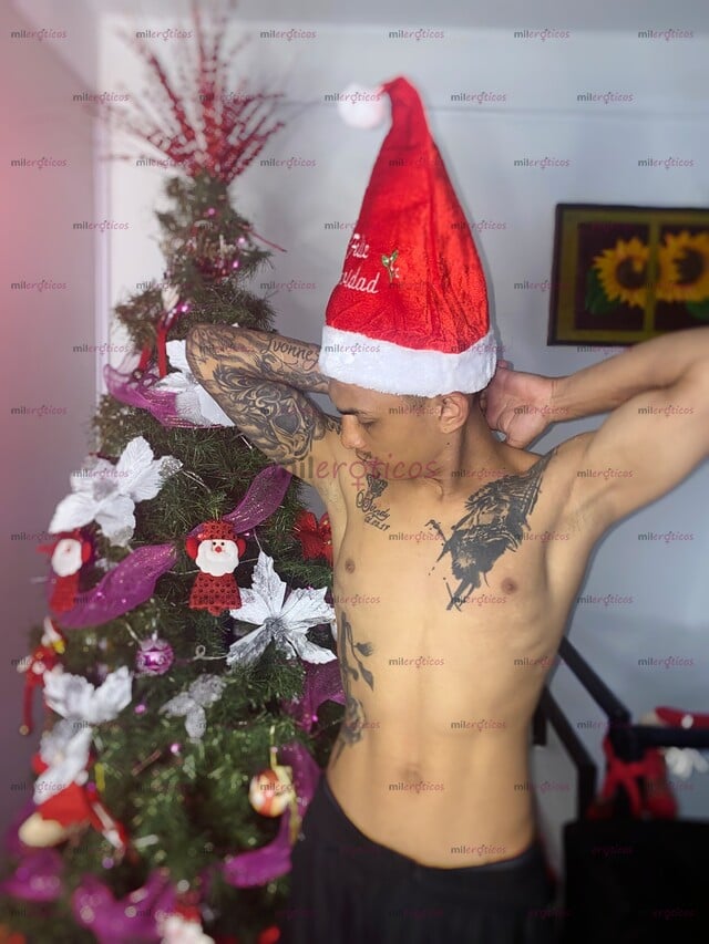 FOTOS DE JÓVEN DE 23 AÑOS DOMINANTE. SIN AFANES VERGÓN Y GRUESO APROVECHA POCOS. DÍAS