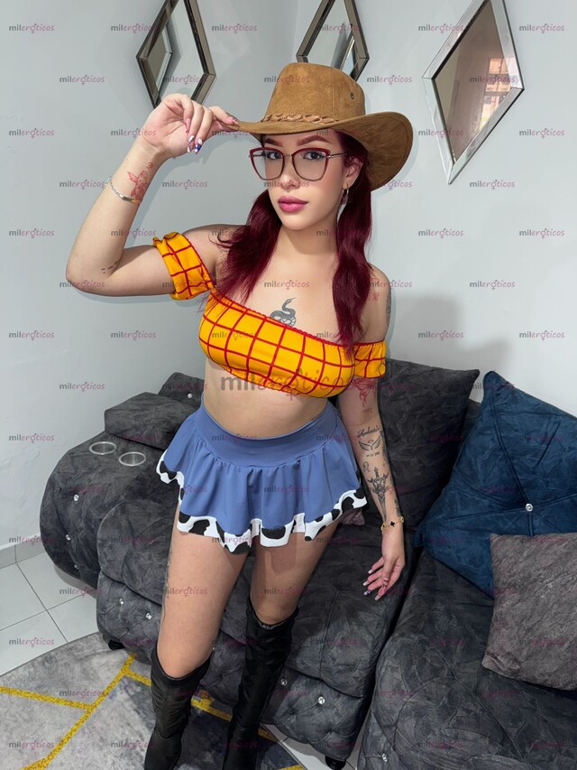 FOTOS DE ATREVIDA COQUETA Y ESPECTACULAR CHICA CON UN ENCANTO INIGUALABLE