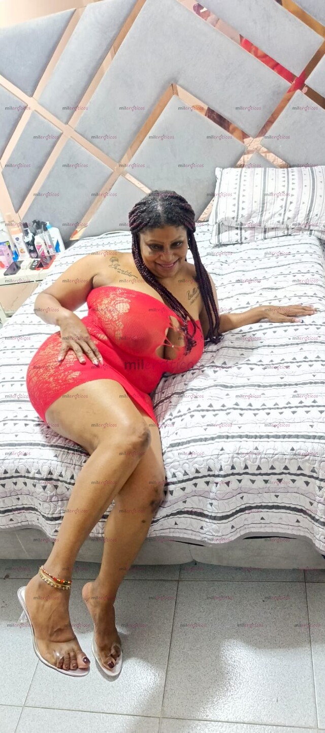 FOTOS DE VEN Y DISFRUTA DE LOS SENOS MÁS GRANDES DE COLOMBIA